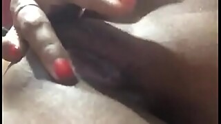 Desi girl fingering his pussy very fast